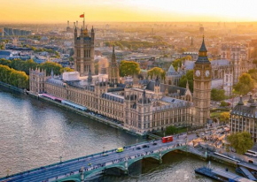 Family home by Big Ben, Houses of Parliament, Buckingham Palace - London Stays